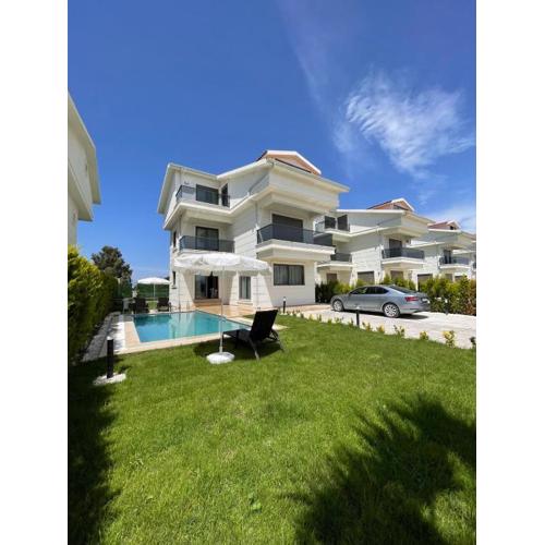 SerenityGardenHoliday 8