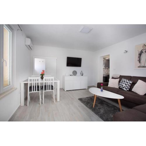 Serious Job Apartment