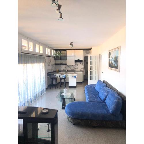 Sestri AR122 Executive Penthouse
