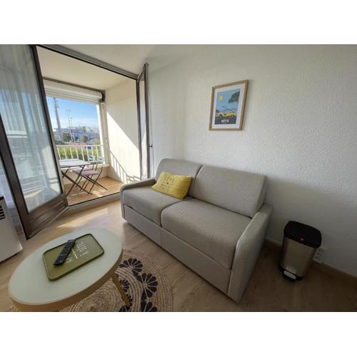 Sete, Studio en bord de mer avec terrasse