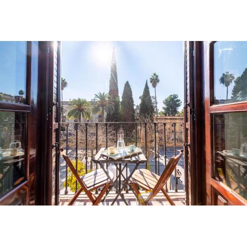 SF Apartamento con balcones con vistas al Hotel Alfonso XIII y a la Universidad