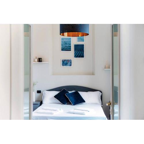 Shades of Lake - Blue Apartment