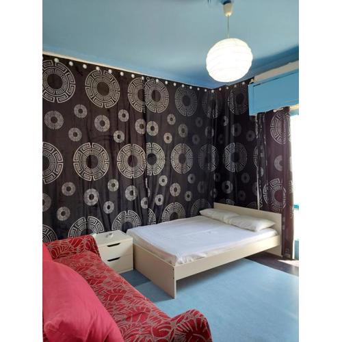 Share room thissio nearby Acropolis