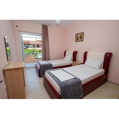 Shared Apt- private room with 2 beds