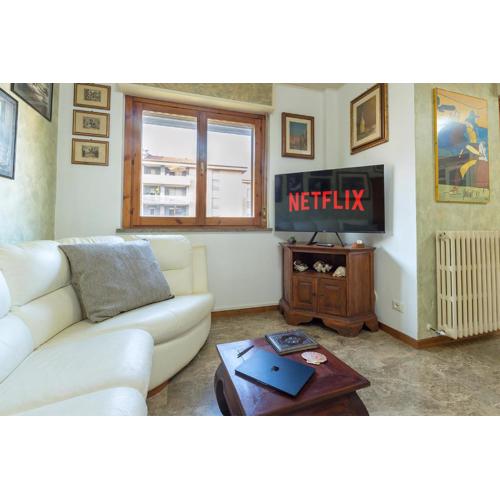 Shell Apartment - Spazioso Attico Con WiFi Gratuito e Posto Auto