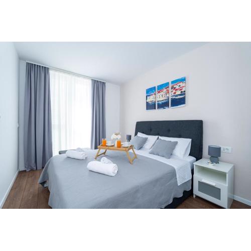 Shiba Apartment