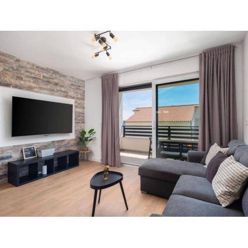 Shimmering Sea Apartment with Terrace - Four Bedroom Apartment with Terrace