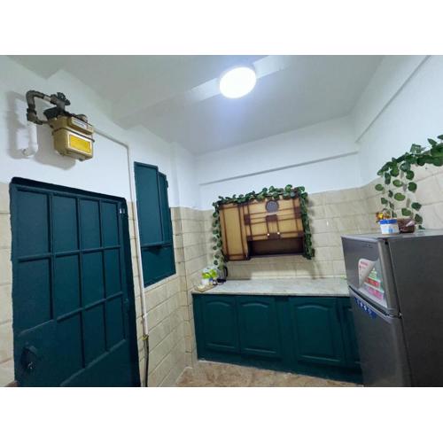 Shining Bright Room-French Institute