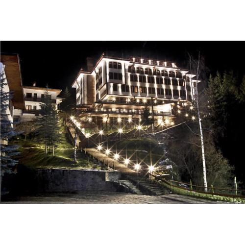 Shiroka Laka Hotel