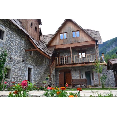 Shpella Guesthouse Theth