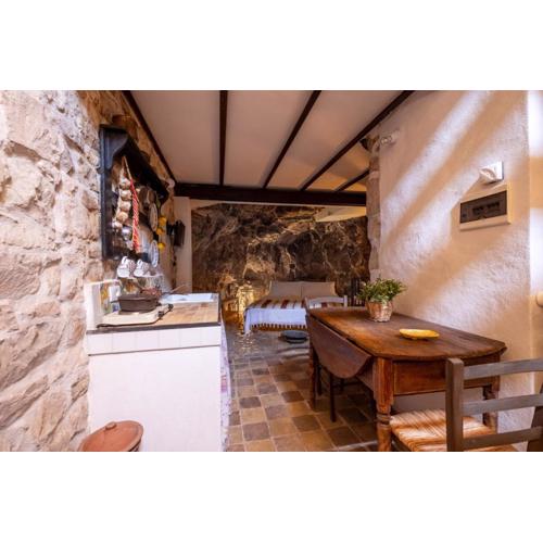 Si-Moutique, le Case-grotte degli Avi 2