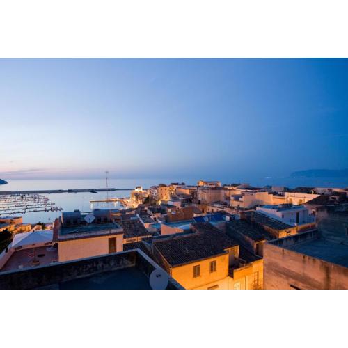 Sicilia Ovest - Domus Mariae Charming Apartments with Balcony