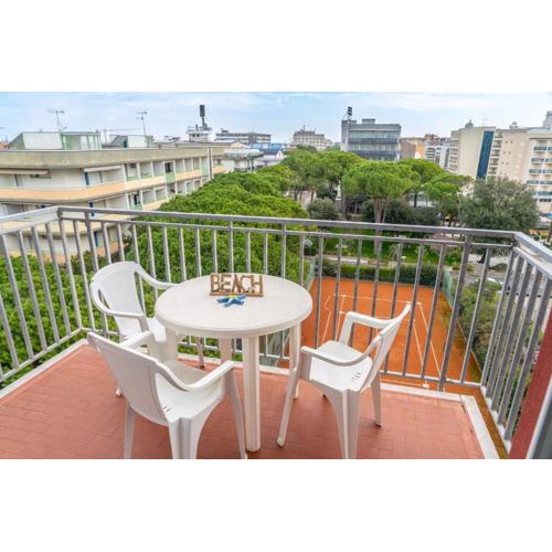 Side sea view flat for 6 guests near Bibione beach