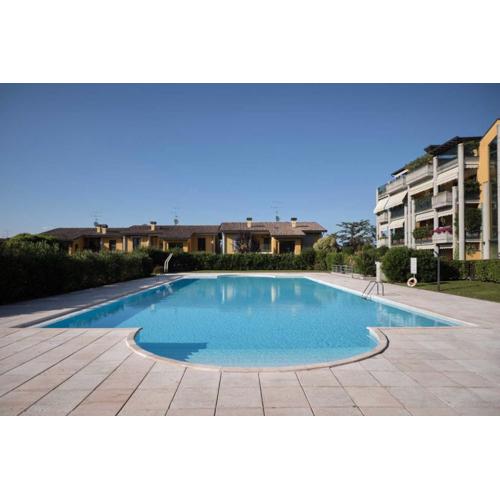 Sidonia apartment for three people in a residence with swimming pool.