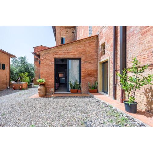 Siena- Porta Romana Lovely Studio with Parking!