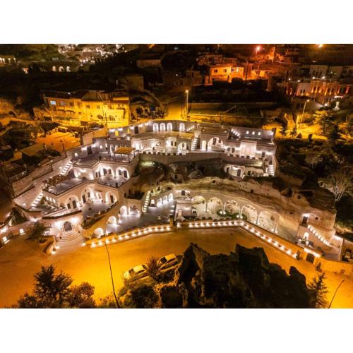 Signature Cave Premium Suites