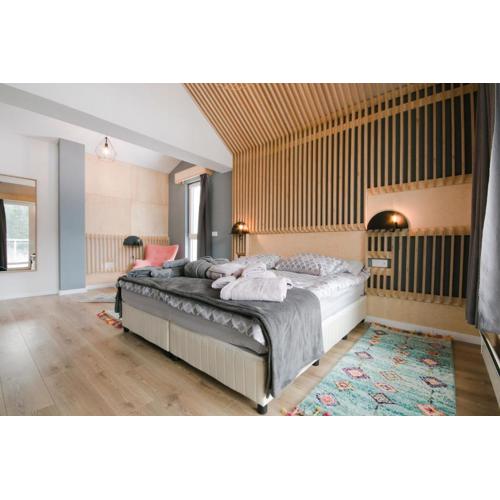 Signature Penthouse with jacuzzi and sauna and 4 bedrooms in Saint George Palace