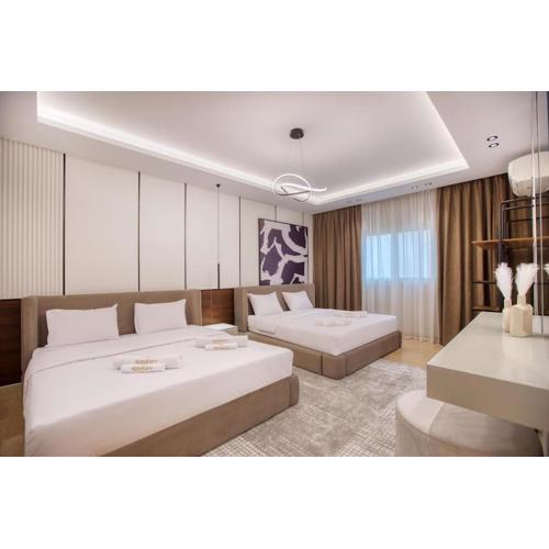Signature Stays Artistic Modern Apt