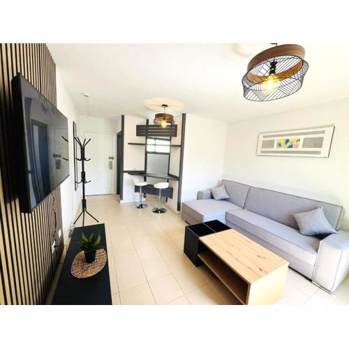 silent apartment with cozy terrace and ocean view