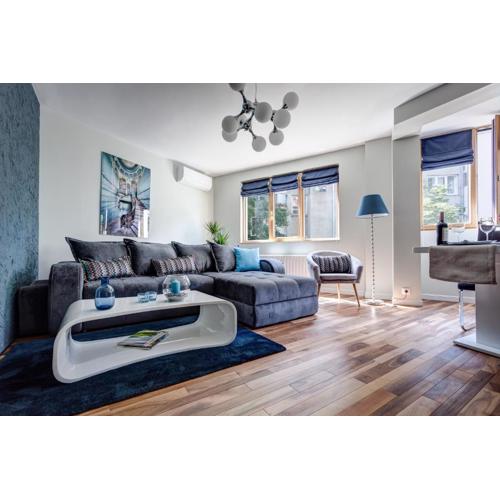 Silver & Gold Apartment