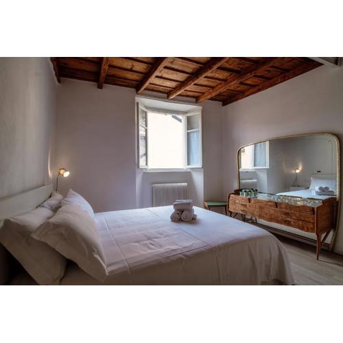 Silvia Como House - The House Of Travelers