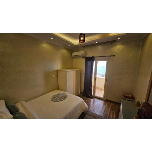 Simple sea view apartment - families only