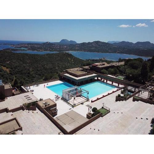 Simplistic apartment in Olbia with garden
