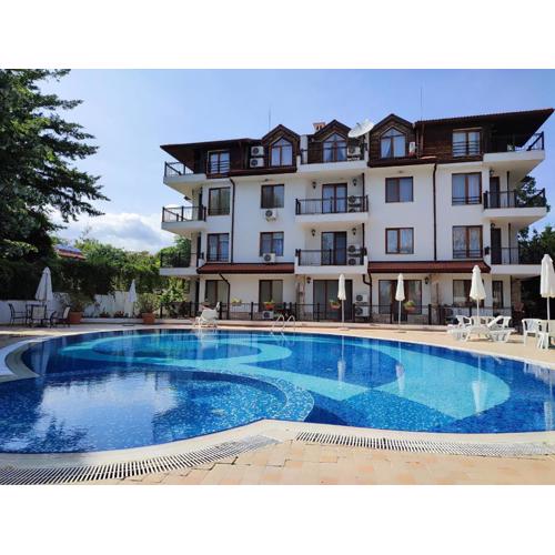 Sirena condo 50 m from the central beach