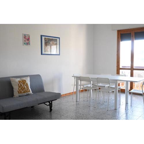Sirolo, trilocale in centro, con terrazzo e aria condizionata - S078