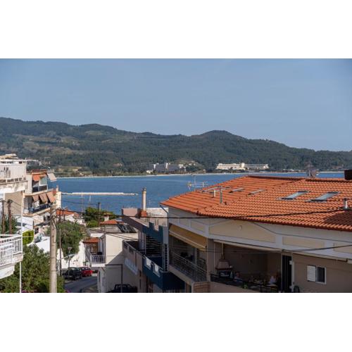 SithoniaRS 2nd Floor Center Apartment with amazing Seaview