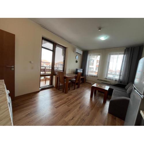 Ski Zone at Gondola, Warm and Cosy, WiFi, AC, Netflix, Perfect One Bedroom appartment, Beautiful View