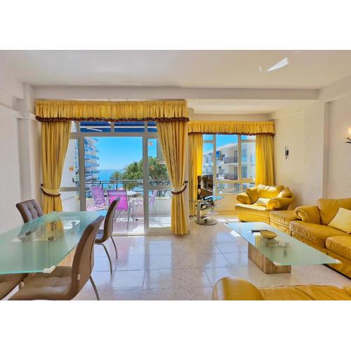Skol 439 Spacious and Refurbished Apartment with Sea Views