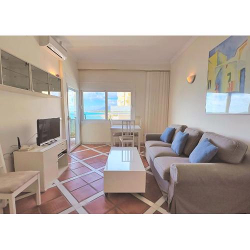 Skol 536 - Great One Bed Apartment with Wonderful Sea View.
