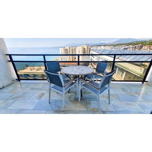 Skol 708 Fantastic 2 Bedroom Apartment For Holiday Rentals