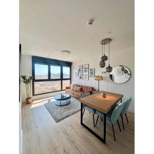 Skyline II Pool & Coworking by ELE Apartments