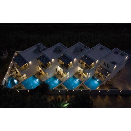 SKYROS BLUE SUITES