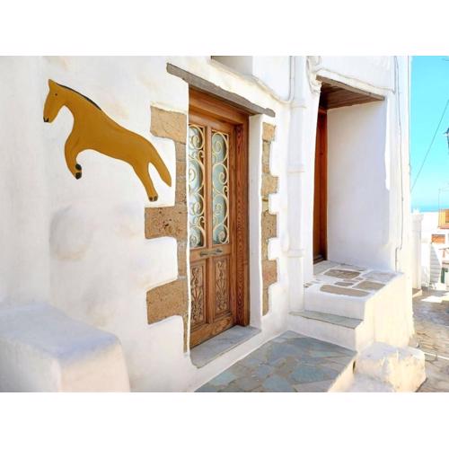 Skyros BnB Little Horse in Skyros Town