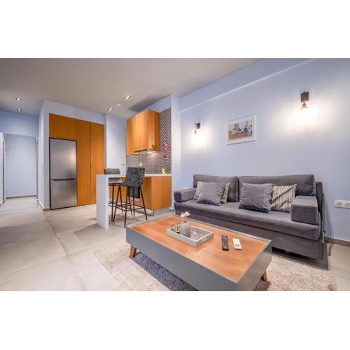 Sleek Plaka Retreat - Heart of Athens