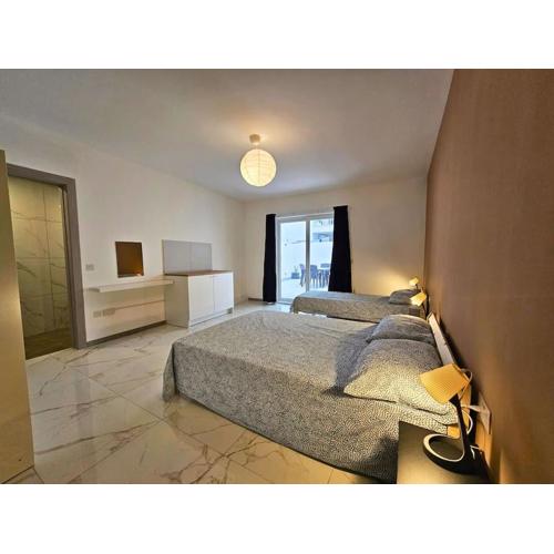 Sleeps 7 Spacious Apartment St Pauls Bay