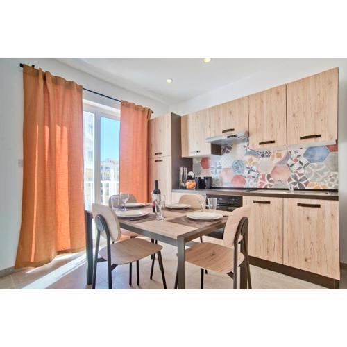 Sliema 2-bedroom Central Apartments and Penthouse with jacuzzi
