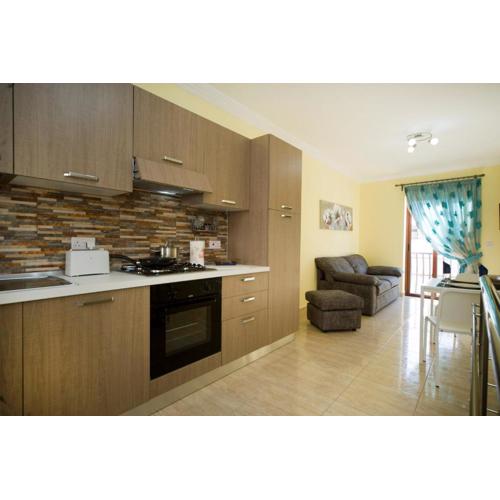 Sliema duplex 1 bedroom apartment with 2 bathrooms- Sleep 4