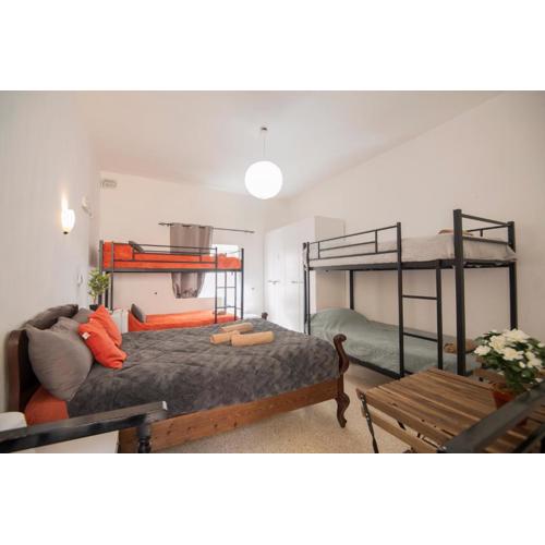 Sliema Group Townhouse, sleeps 12, Prime location