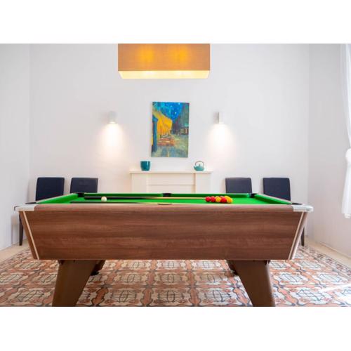 Sliema House 4BR, 3BA with Rooftop Lounge & Billiard Table