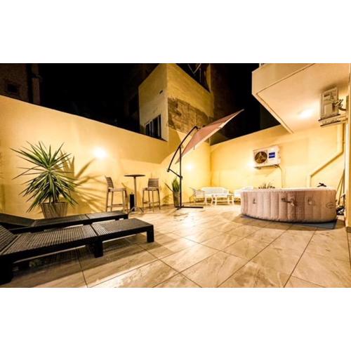 Sliema Jacuzzi Flat