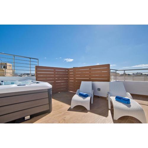Sliema Modern Duplex Penthouse with Jacuzzi
