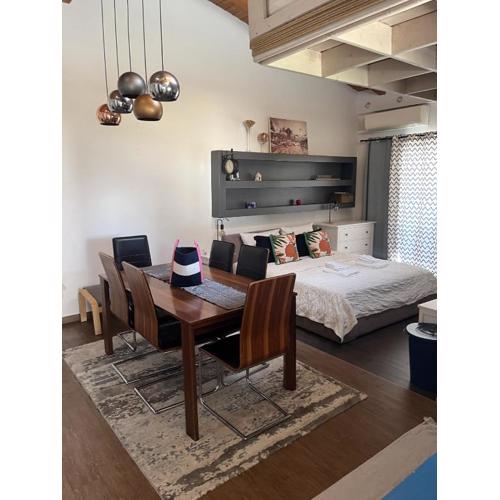 Small house Nea in City Center-with FREE Parking