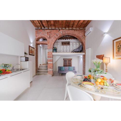 Smart and Convenient Ground Floor Apartment inside