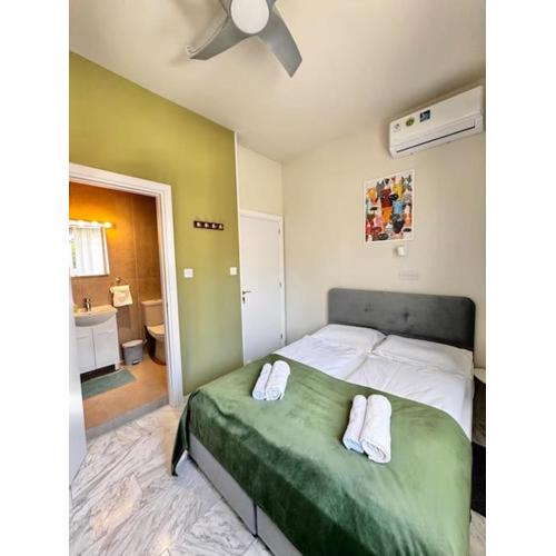 Smart Comfort RoomN2 with Private Bathroom in best Location Beach 250m