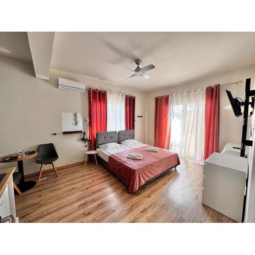 Smart Comfort StudioN5 private Kitchenette Bathroom Beach 250m Marina Port Old City 900m