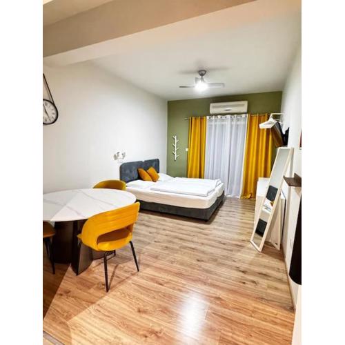 Smart Deluxe Studio N9 private Kitchenette Balcony Beach 250m Marina Port 900m